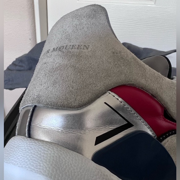 Alexander McQueen Oversized Runner - Picture 8 of 8